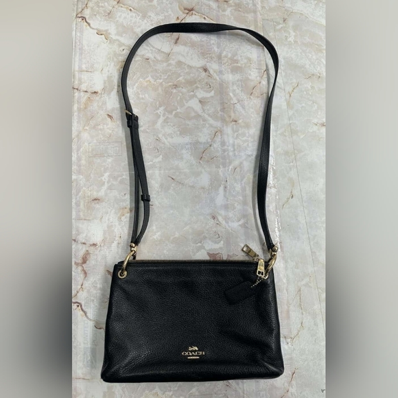 Beautiful coach purse - Picture 16 of 16